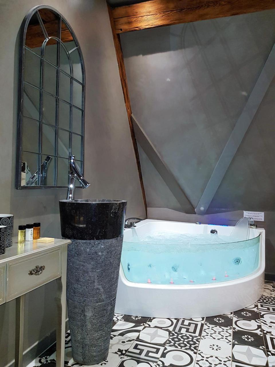 Le 1615 - Luxe Et Spa Κολμάρ Εξωτερικό φωτογραφία