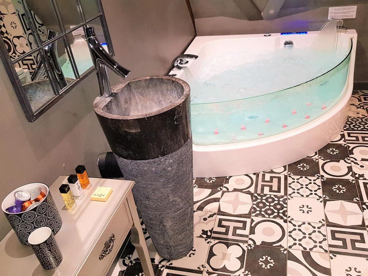Le 1615 - Luxe Et Spa Κολμάρ Εξωτερικό φωτογραφία